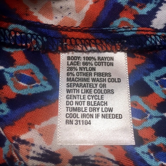 Red Camel Tank with Lace detailing. Size Small - Picture 7 of 7